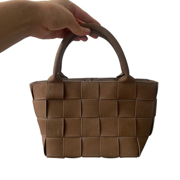 Lyndsey Vegan Hand Bag in Taupe Woven HandBag - Picture 1 of 5
